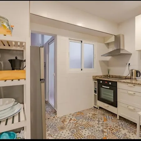 Piso Con Garaje Gratis En El Centro De Granada. Apartment