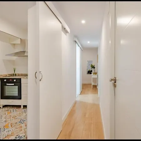 Piso Con Garaje Gratis En El Centro De Granada. Apartment *