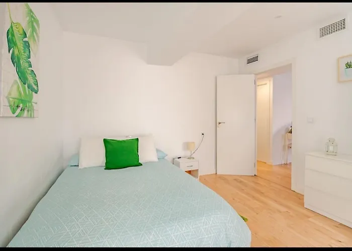 아파트 Piso Con Garaje Gratis En El Centro De Granada.