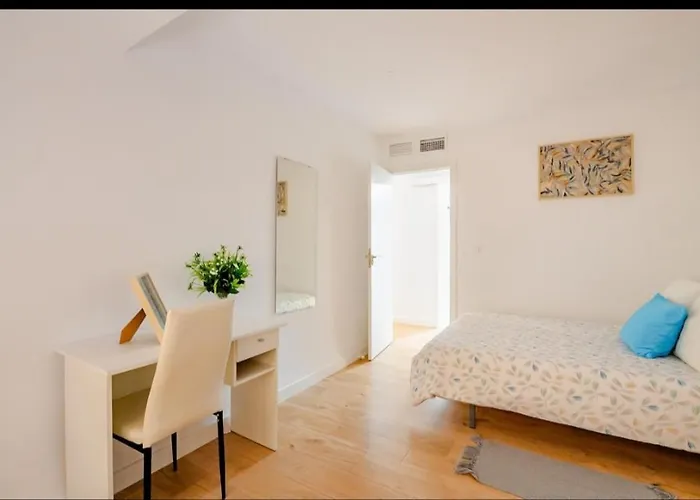 Piso Con Garaje Gratis En El Centro De Granada. 아파트 그라나다