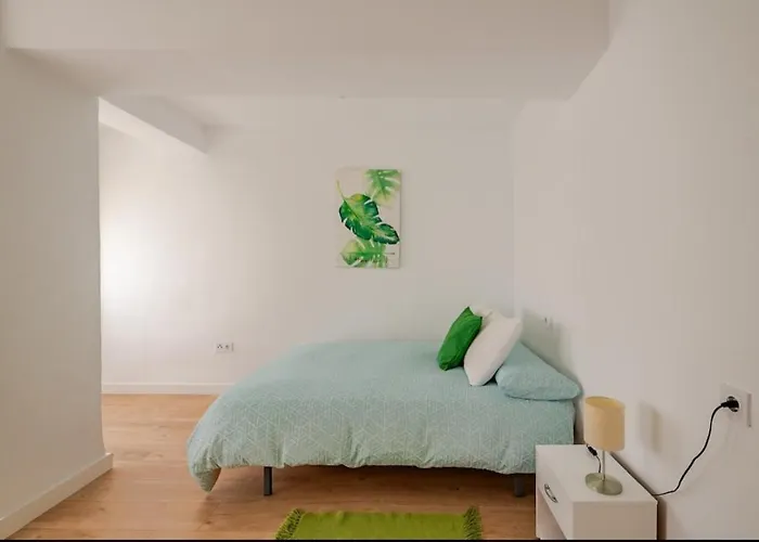 Piso Con Garaje Gratis En El Centro De Granada. 그라나다